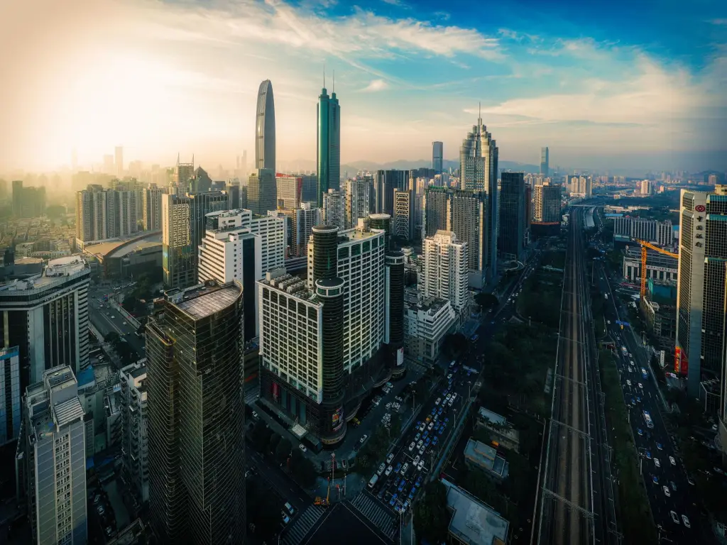 2025年深圳实业投资政策调整对成长型企业的影响分析