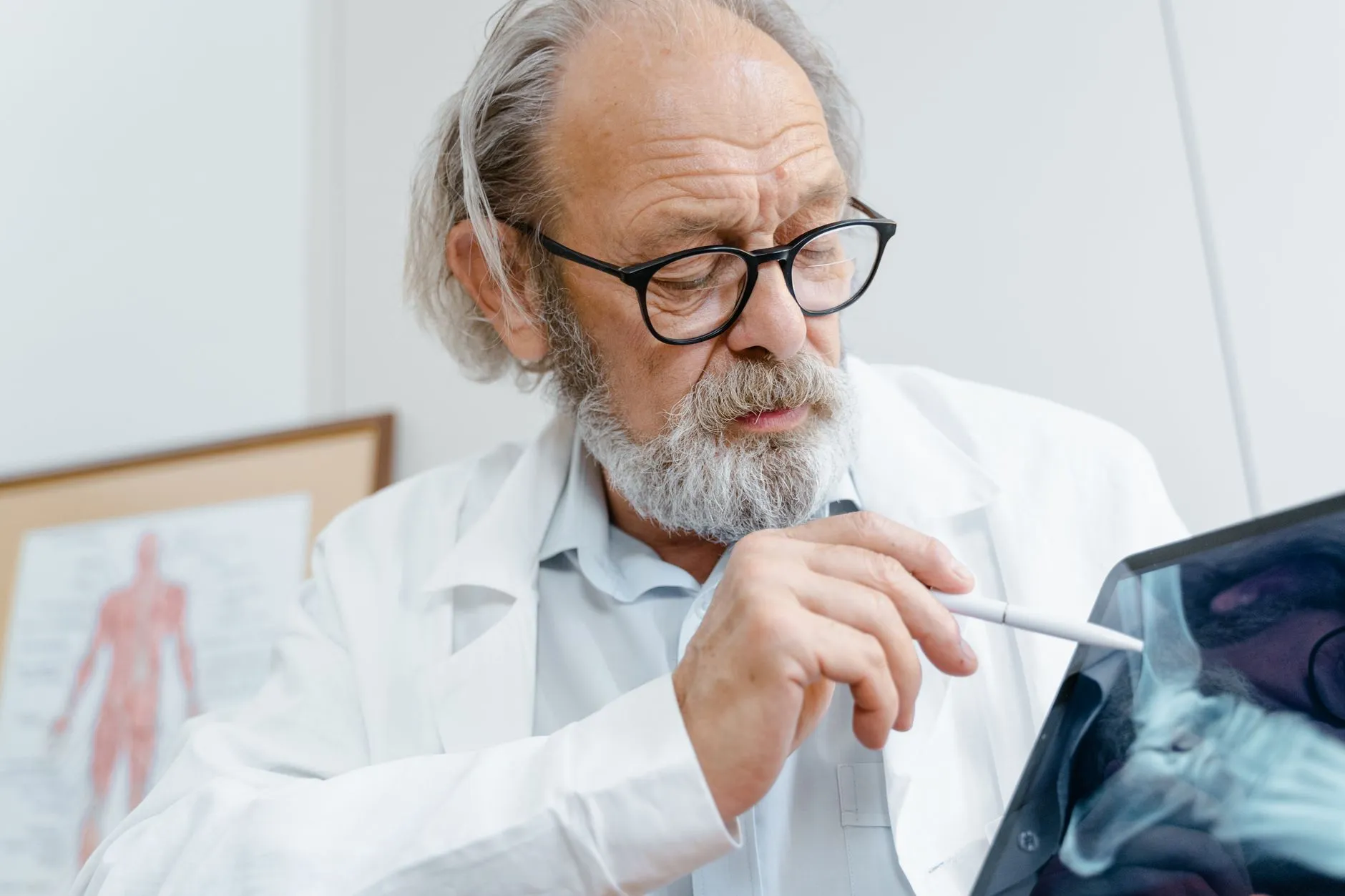 深圳实业投资视角下：成长型企业如何通过运营管理实现业务扩张