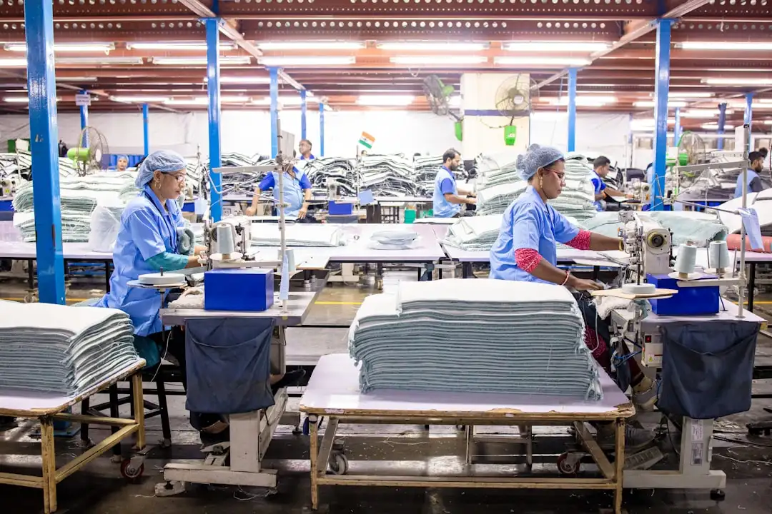 深圳实业投资与企业运营管理服务的协同发展路径分析
