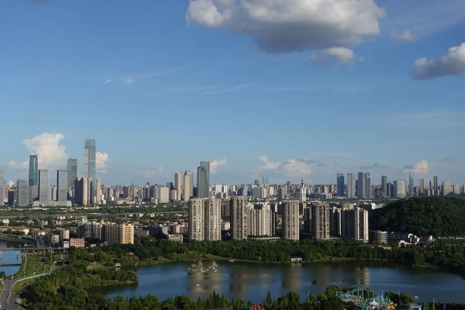 成长型企业如何借助实业投资实现业务扩张与管理升级